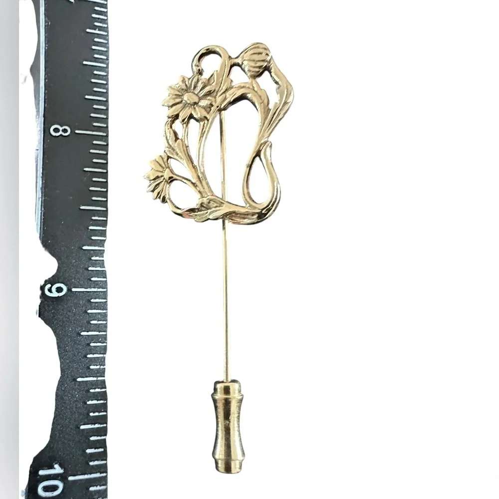 Floral‎ Gold Stick Pin